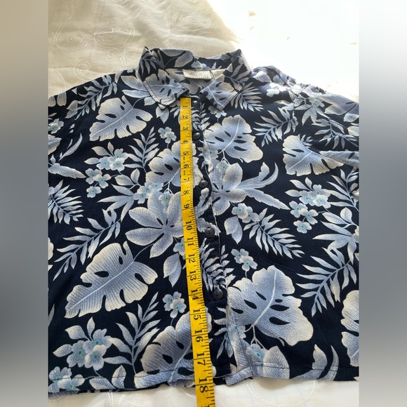 Kathy Lee Collection Large Short Sleeve Collared Button Down Top - Picture 7 of 12